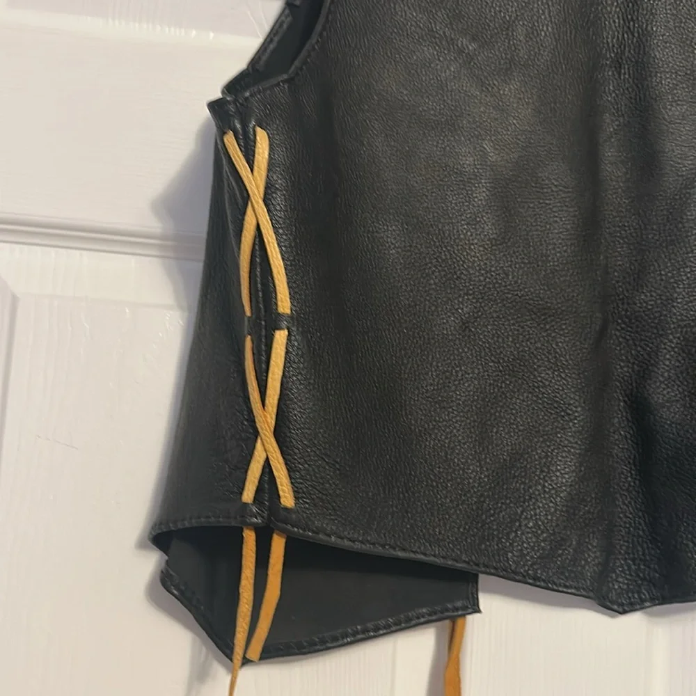 Vintage black leather with gold leather fringe vest. Sz fits Sm/Med - Picture 5 of 7